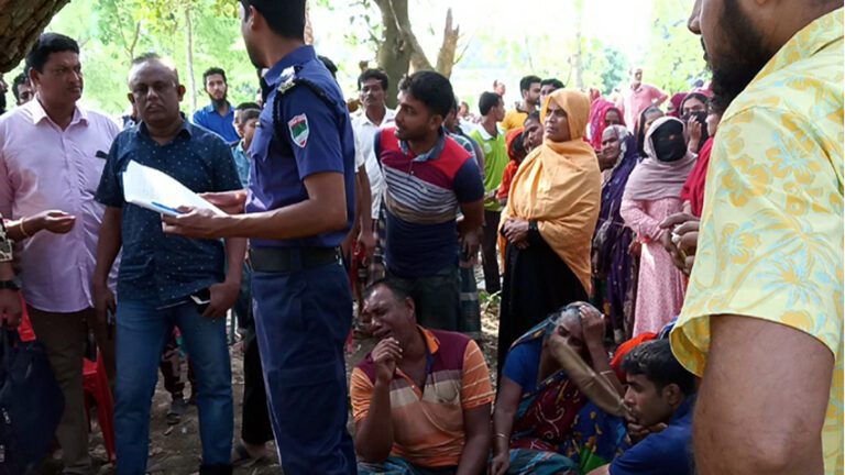 মেহেরপুরে ছেলের জানাজা শেষে মায়ের আত্মহত্যা!