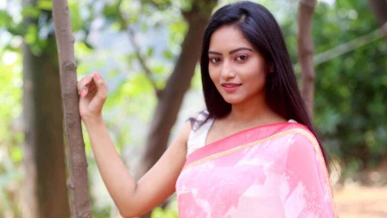 বাসায় ফিরেছেন অগ্নিদগ্ধ শারমিন আঁখি