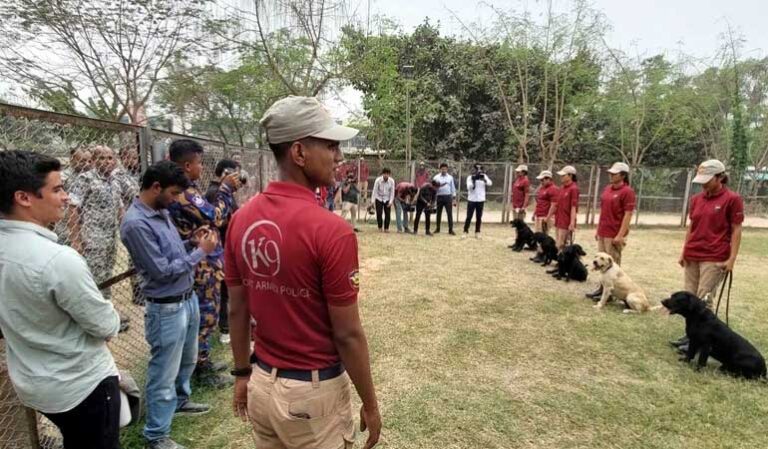 দেশের প্রথম নারী ডগ হ্যান্ডলারদের যাত্রা শুরু দেশের প্রথম নারী ডগ হ্যান্ডলারদের যাত্রা শুরু