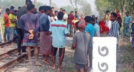 পাঁচবিবিতে ট্রেনের ধাক্কায় বৃদ্ধের মৃত্যু