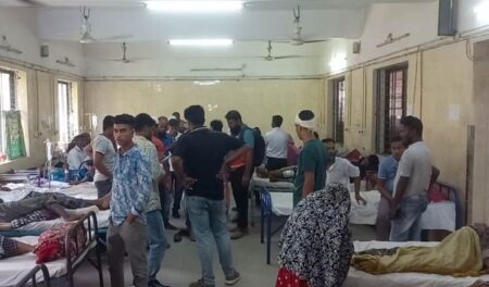 বাস খাদে পড়ে শিশু নিহত, আহত ১৫