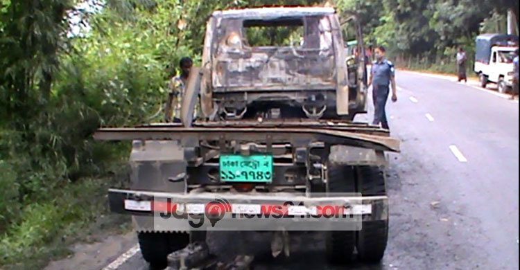 সোনাইমুড়ীতে পিকআপ ভ্যানের চাপায় ব্যবসায়ী নিহত সোনাইমুড়ীতে পিকআপ ভ্যানের চাপায় ব্যবসায়ী নিহত