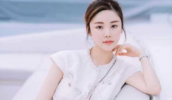 হংকংয়ের অভিনেত্রী অ্যাবি চোই খুন, ফ্রিজে ও রান্নাঘরে মিলল মরদেহের টুকরো হংকংয়ের অভিনেত্রী অ্যাবি চোই খুন, ফ্রিজে ও রান্নাঘরে মিলল মরদেহের টুকরো