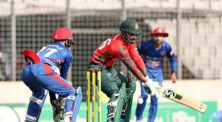 ৮ উইকেট হারিয়ে চাপে বাংলাদেশ