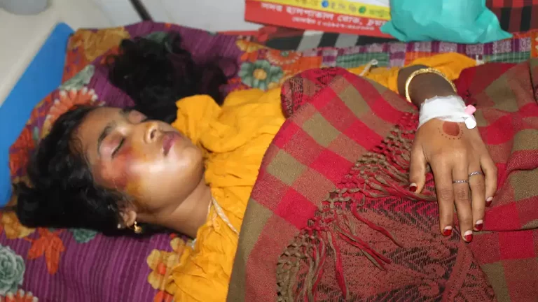 ‘ঘুম ভাঙতেই স্বামীর জন্য অস্থির সোনিয়া’