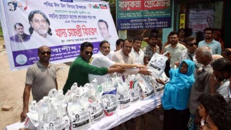 যশোরে ঈদের আগে যুবলীগের পক্ষ থেকে খাদ্য পণ্য উপহার