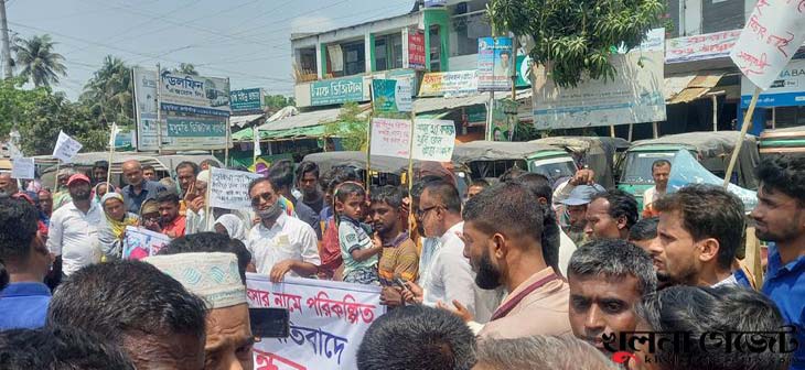 চিকিৎসা অবহেলায় গৃহবধূর মৃত্যু, প্রতিবাদে মানববন্ধন 20230404_120747