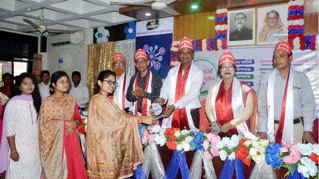 এম এম কলেজে কৃতি শিক্ষার্থী সংবর্ধনা