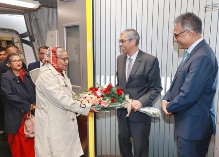 প্রধানমন্ত্রী ওয়াশিংটনে পৌঁছেছেন