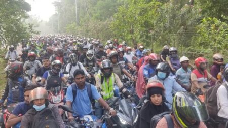 বঙ্গবন্ধু সেতু পার হতে মোটরসাইকেলের দীর্ঘ সারি