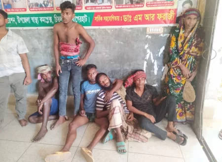 ঈদগাহ মাঠে পটকা ফাটানোকে কেন্দ্র করে সংঘর্ষ, আহত ১৫