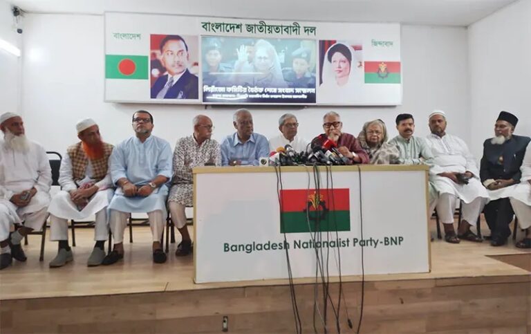 বঙ্গবাজারে আগুন আওয়ামী লীগই লাগিয়েছে: ফখরুল