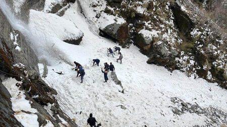 সিকিমে তুষারধসে ৬ পর্যটক নিহত