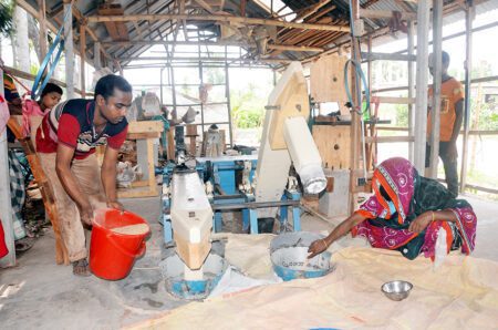 ঢেঁকিও এখন ডিজিটাল