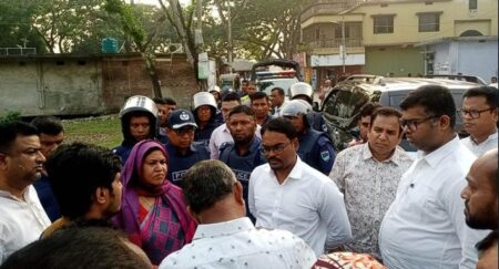 যুবলীগের হাতে ইউপি চেয়ারম্যান লাঞ্চিত, প্রতিবাদে ডাকা সমাবেশে প্রশাসনের বাঁধা