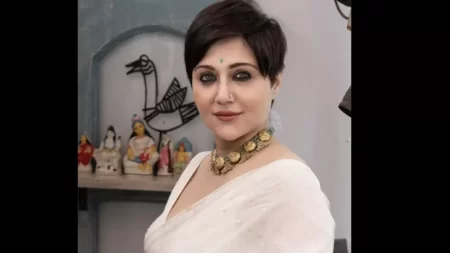 প্রযোজকের বিরুদ্ধে হেনস্তার অভিযোগ আনলেন স্বস্তিকা