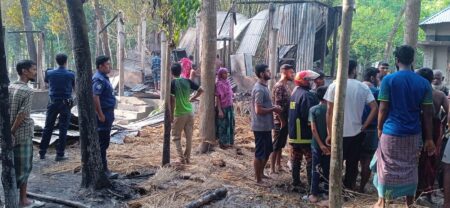 শ্রীপুর আগুনে পুড়ে নিঃস্ব দুই পরিবার IMG