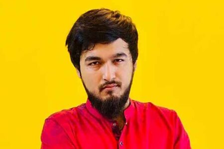 মঞ্চে ‘মাতলামি’ করে সমালোচিত নোবেল
