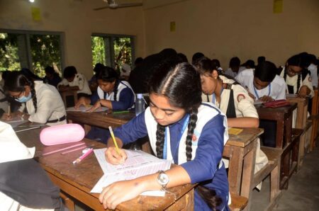 ষষ্ঠ থেকে নবমে থাকছে না অর্ধবার্ষিক ও বার্ষিক পরীক্ষা