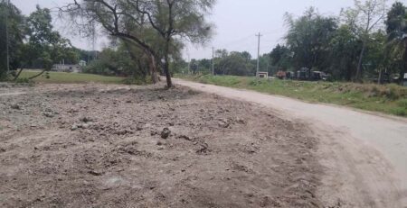 পাউবোর জমি দখল করে মাটি ভরাট received