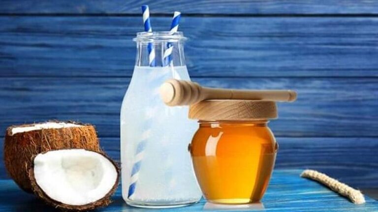 ডাবের পানিতে মিশিয়ে নিন মধু, উপকার অনেক