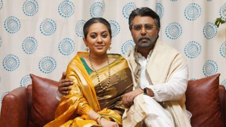 প্রিয় পরিবারের মা-বাবা তারিন-অপূর্ব