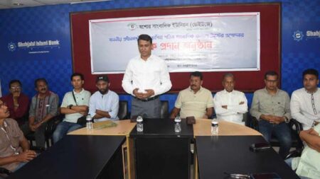 প্রধান অতিথির বক্তব্য রাখছেন জেলা প্রশাসক তমিজুল ইসলাম খান