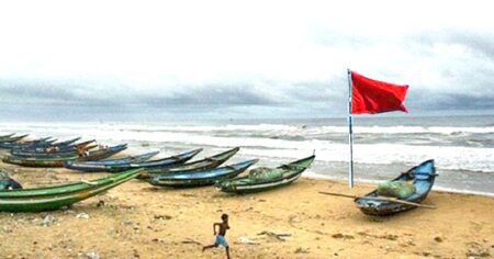 সাগরে এক নম্বর সতর্ক সংকেত
