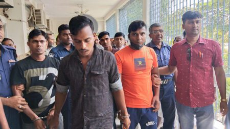 ঝিনাইদহে স্কুলছাত্রীকে সংঘবদ্ধ ধর্ষণে ৩ যুবকের মৃত্যুদণ্ড
