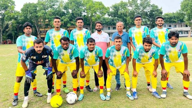 আবাহনীকে গ্রুপ সেরা করলেন বাদল আবাহনী ক্রীড়া চক্রের খেলোয়াড়রা
