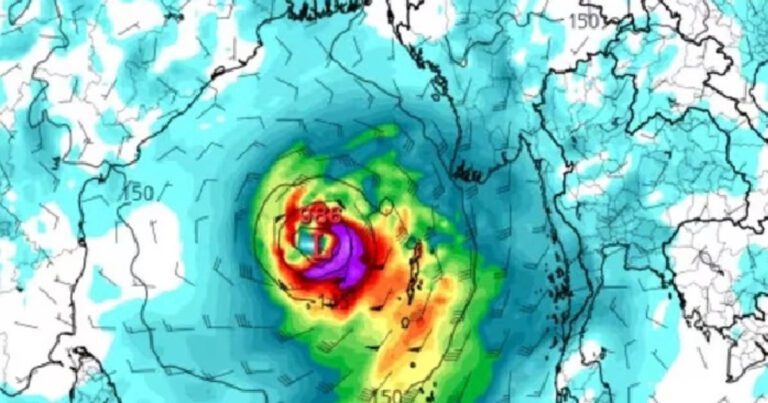 ঘূর্ণিঝড় ‘মোখা’ উপকূলে আঘাত হানতে পারে ১২ মে ঘূর্ণিঝড় ‘মোখা’ উপকূলে আঘাত হানতে পারে ১২ মে