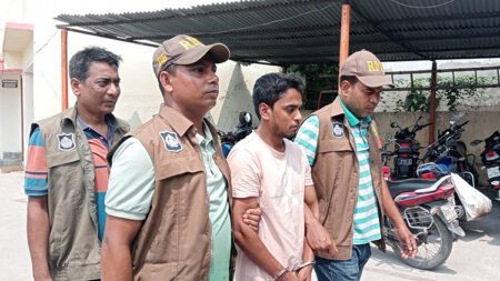 রাবিতে প্রক্সি দিতে এসে গ্রেপ্তার বিসিএস কর্মকর্তা