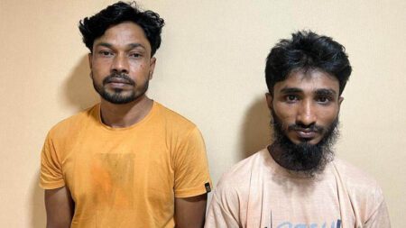 ২ হাজার টাকার জন্য বন্ধুকে গলা কেটে হত্যাচেষ্টা, গ্রেপ্তার ২
