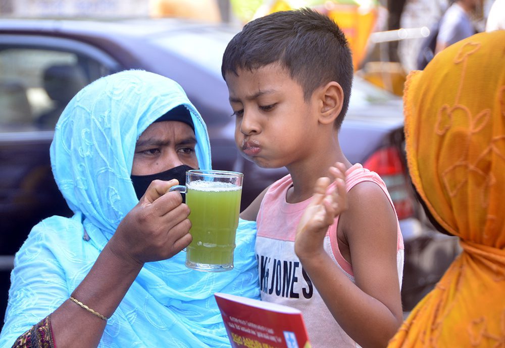 এই গরমে টেকা দায়