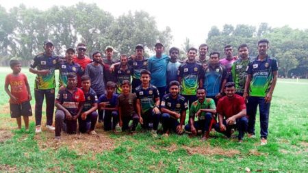 বিজয়ী মণিরামপুর ক্রিকেট একাডেমির খেলোয়াড় কর্মকর্তারা