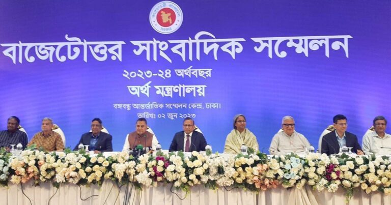 পুরো বাজেটই গরিবের জন্য উপহার : অর্থমন্ত্রী পুরো বাজেটই গরিবের জন্য উপহার : অর্থমন্ত্রী