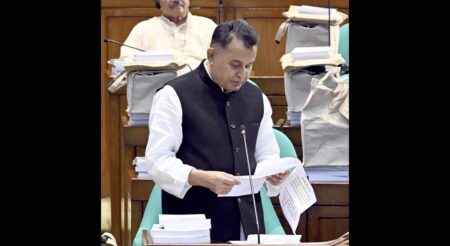 ৭ লাখ ৬১ হাজার ৭৮৫ কোটি টাকার বাজেট পেশ