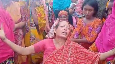 পোলিও খেয়ে বাড়ি ফেরার পথে সড়কে প্রাণ গেল শিশুর