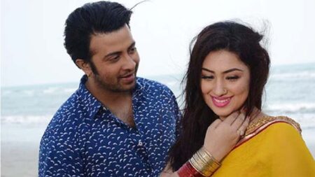 শাকিব-অপুর সম্পর্কের বরফ গলছে