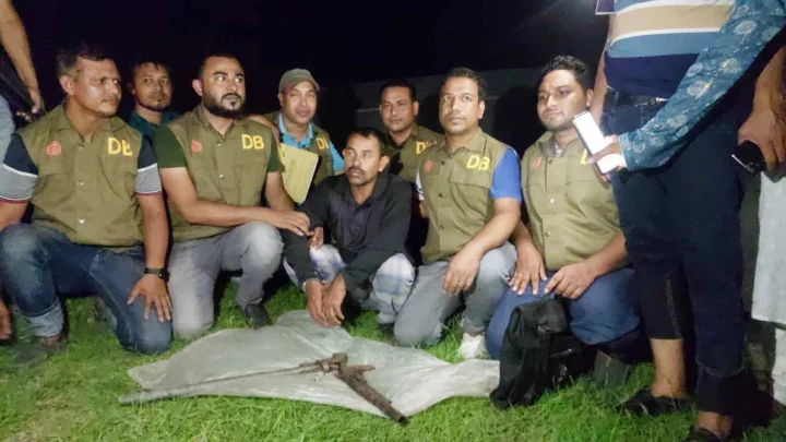 বাগেরহাটে দুই আগ্নেয়াস্ত্রসহ আটক ১ বাগেরহাটে দুই আগ্নেয়াস্ত্রসহ আটক ১