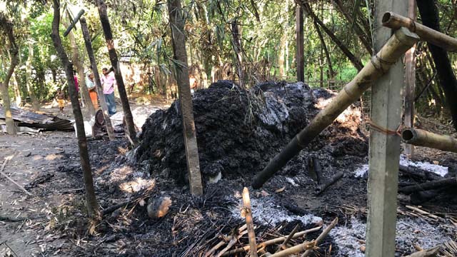 দক্ষিণ চাঁদপুরে স্বাক্ষীর স্বজনের ঘরে আগুন, আতঙ্কে এলাকাবাসী