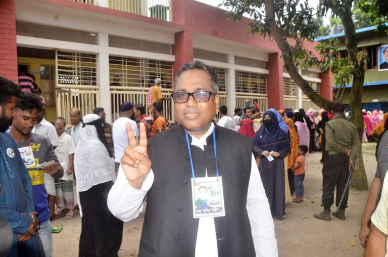 বেনাপোলে ভোট দিয়ে যা বললেন মেয়রপ্রার্থী নাসির-সজন