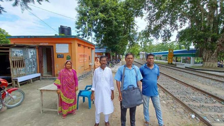 টয়লেটে ফেলে যাওয়া লাখ টাকা ফিরিয়ে দিয়ে আলোচনায় সোনিয়া দিদি
