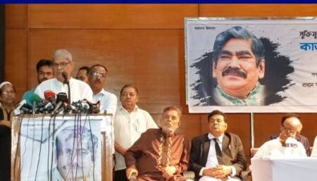 সাধারণ মানুষকে তুলে নিয়ে জঙ্গি সাজাচ্ছে সরকার : মির্জা ফখরুল