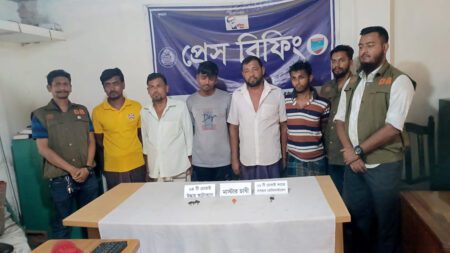 যশোরে ভ্যান-রিকসা ‘চোরচক্রের’ পাঁচ সদস্যকে আটক