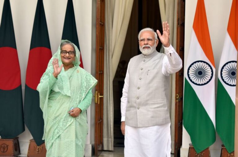 রাজনীতিতে নতুন মোড়?