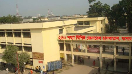 রোগীর প্রেসক্রিপশন নিয়ে টানাটানি বন্ধ হয়নি