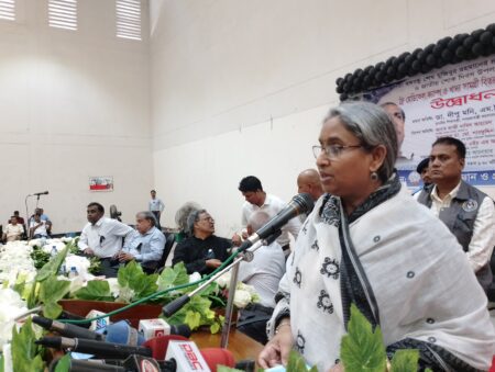 যবিপ্রবিতে ফ্রি মেডিকেল ক্যাম্প ও খাদ্য সামগ্রী বিতরণ জনগণকেই সিদ্ধান্ত নিতে হবে উন্নয়ন না ধ্বংস চায় : শিক্ষামন্ত্রী