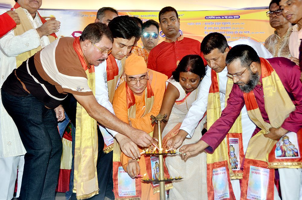জন্মাষ্টমী উপলক্ষে প্রদীপ প্রজ্জ্বলন
