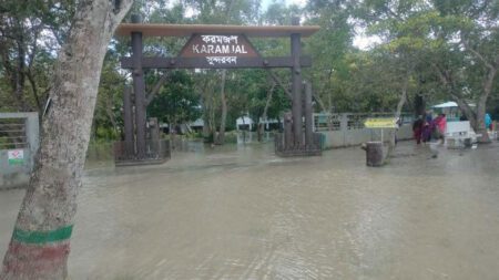 সুন্দরবনের করমজল প্লাবিত